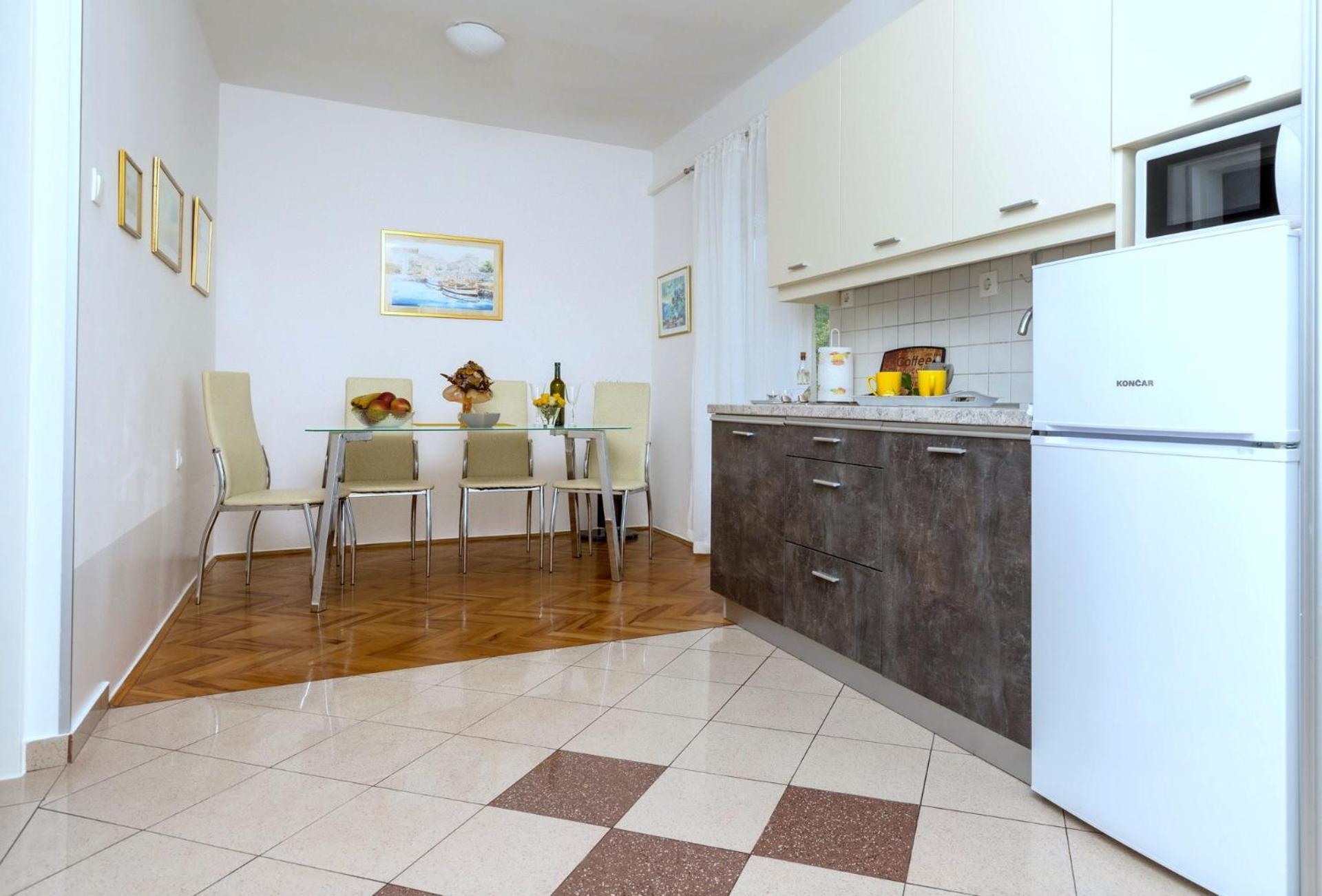 Apartments Kremenici Малинска Екстериор снимка