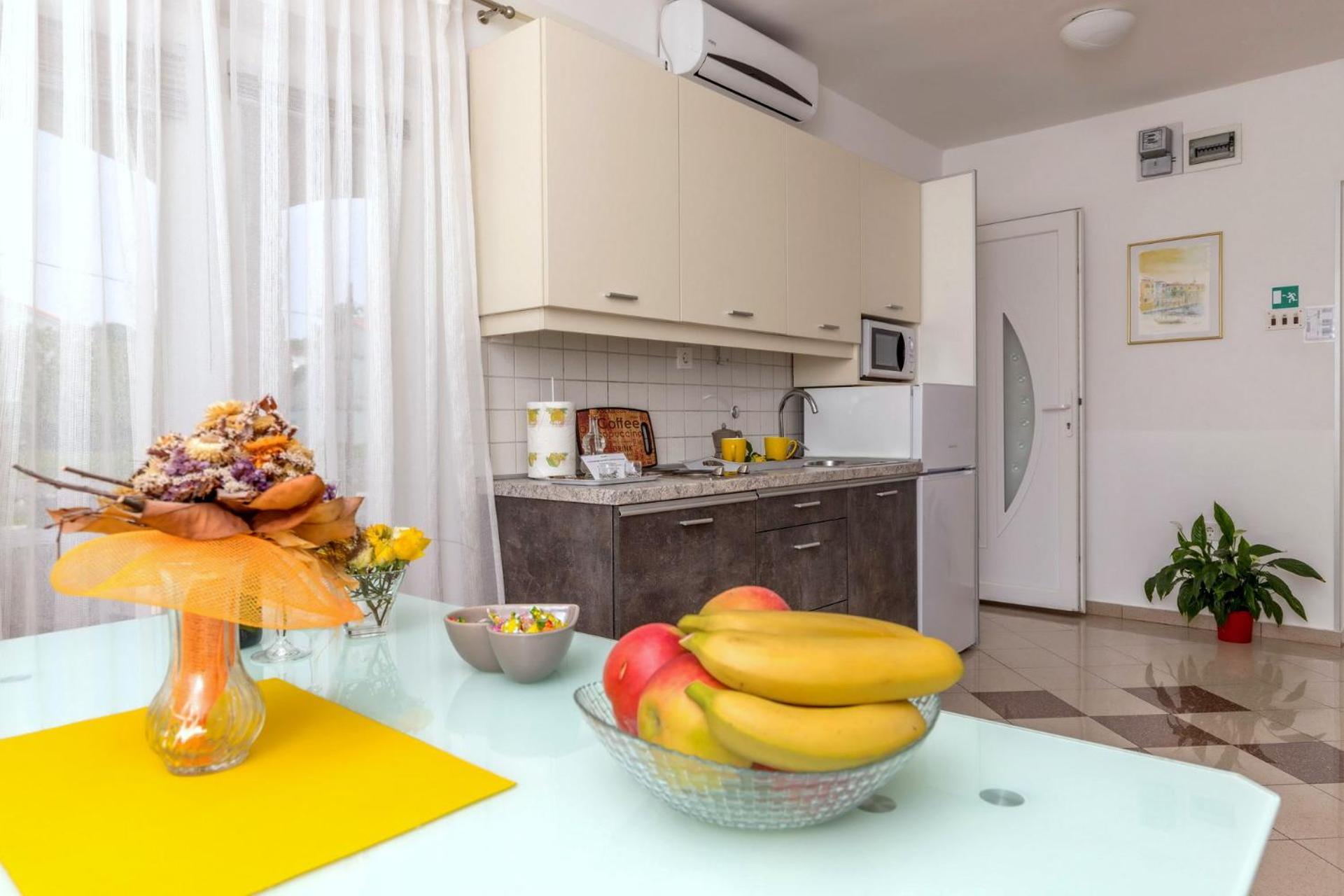 Apartments Kremenici Малинска Екстериор снимка